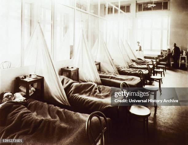 Influenza Ward No. 1, U.S. Army Camp Hospital No. 45, Aix-les Bains, France, 1914-1918.