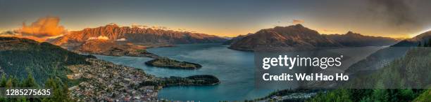 queenstown sunset - the remarkables ストックフォトと画像