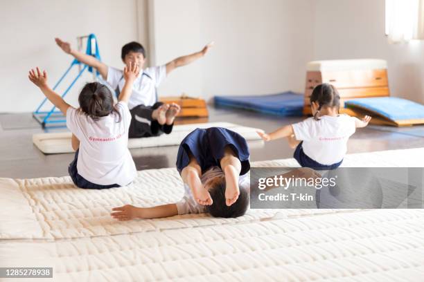 gymnastics school for japanese children - slab sided gymnastics vault stock pictures, royalty-free photos & images