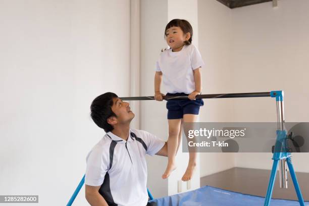 gymnastics school for japanese children - slab sided gymnastics vault stock pictures, royalty-free photos & images