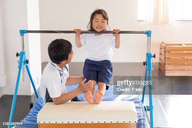 gymnastics school for japanese children - slab sided gymnastics vault stock pictures, royalty-free photos & images