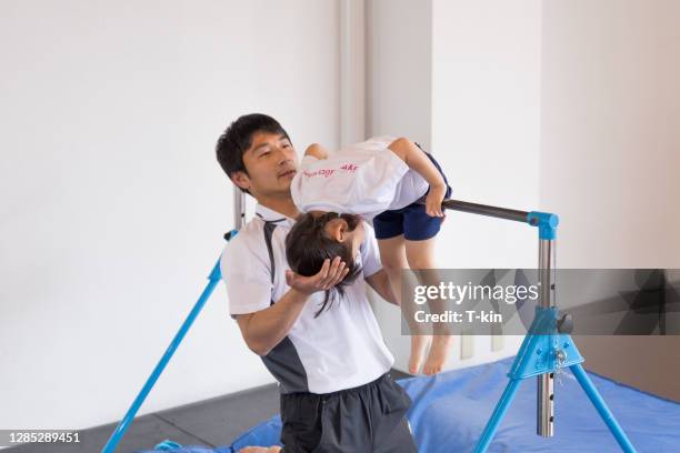 gymnastics school for japanese children - slab sided gymnastics vault stock pictures, royalty-free photos & images