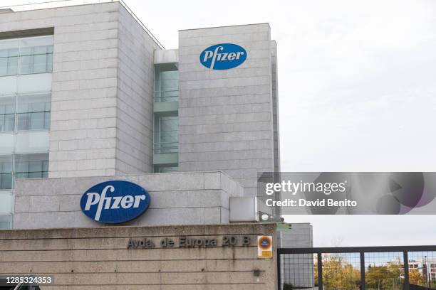 Pfizer Building Sign 661 Pfizer Building Stock Photos, High-Res Pictures, and Images - Getty ...