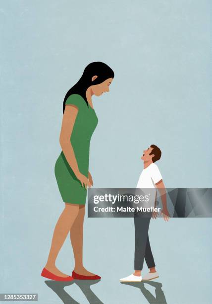 large wife towering over small husband - bestimmtheit stock-grafiken, -clipart, -cartoons und -symbole