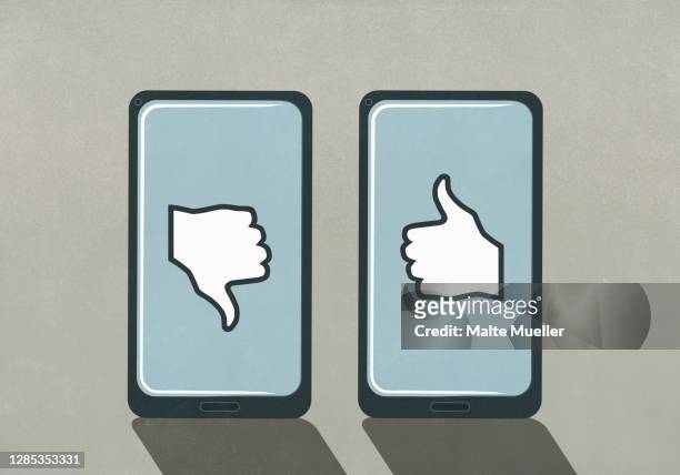 illustrazioni stock, clip art, cartoni animati e icone di tendenza di thumbs up and thumbs down symbols on smart phone screens - valutazione