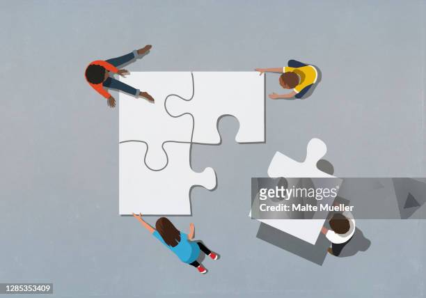 kids finishing puzzle with missing piece - team stock-grafiken, -clipart, -cartoons und -symbole