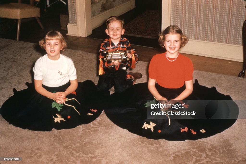 1950s Three Children Sittin On Floor