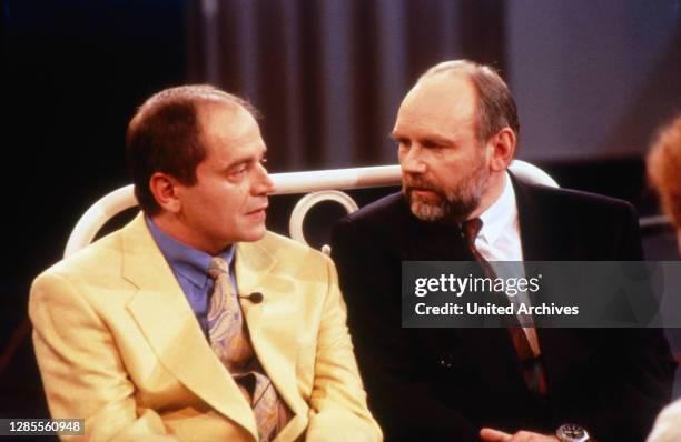Holgers Waschsalon, Show, Deutschland 1991 - 1995, Sendung vom 15. Mai 1994, Moderator Holger Weinert mit RTL Chrefredakteur Dieter Lesche.