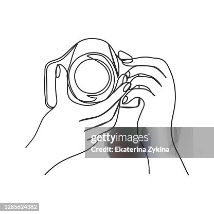 Hands Holding Camera Isolated Line Art High-Res Vector Graphic - Getty ...