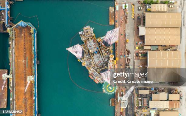 Shipyard Rigs Swamp Gas Photos and Premium High Res Pictures - Getty Images