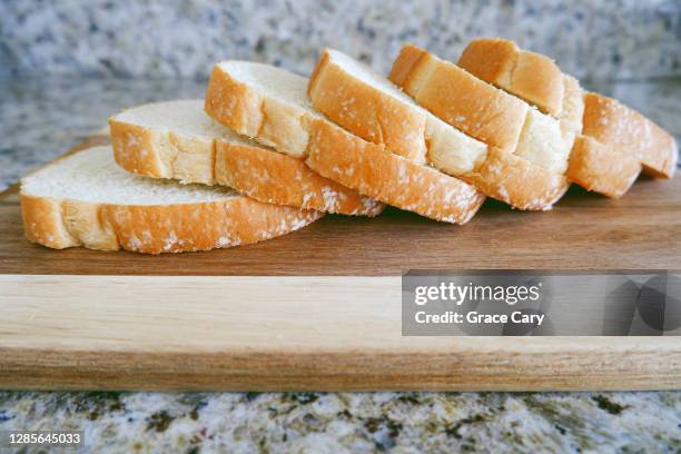 slices of bread - white bread fotografías e imágenes de stock