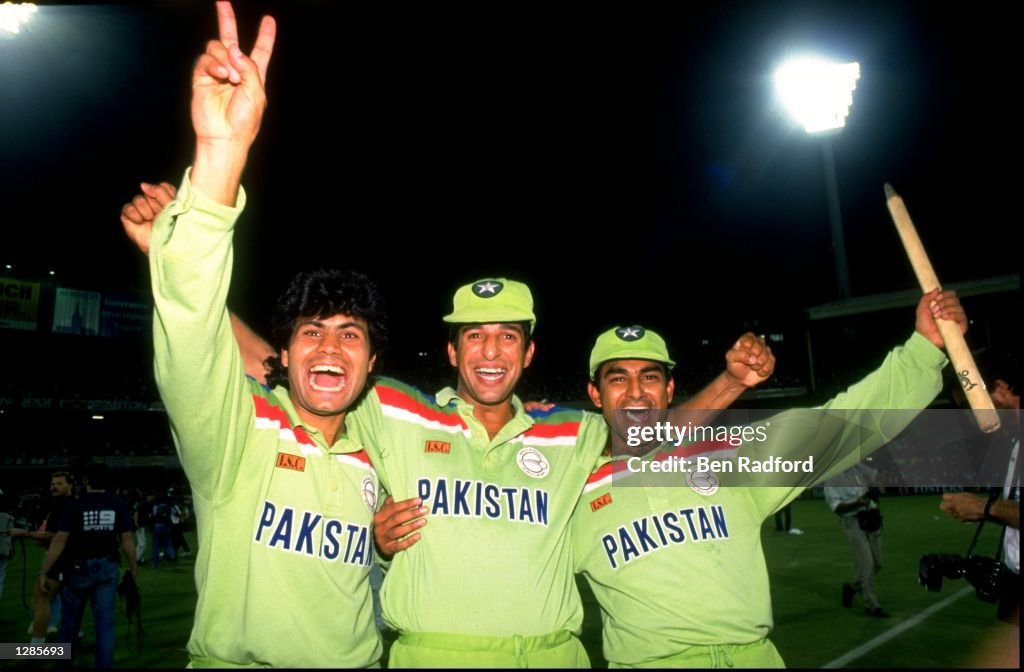 Mahmood Fazal Wasim Akram And Aamir Sohail Of Pakistan Celebrate mahmood-fazal-wasim-akram-and-aamir-sohail-of-pakistan-celebrate