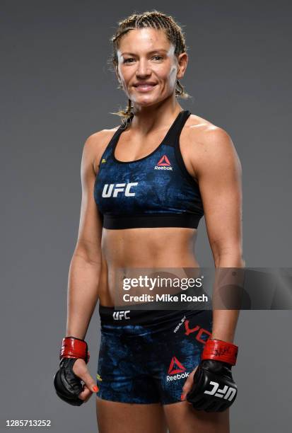 Ashley Yoder Photos and Premium High Res Pictures - Getty Images