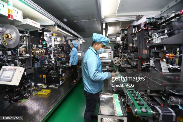Batter Line Work 173 Lithium Ion Batteries Assembly Lines Stock Photos, High-Res ...