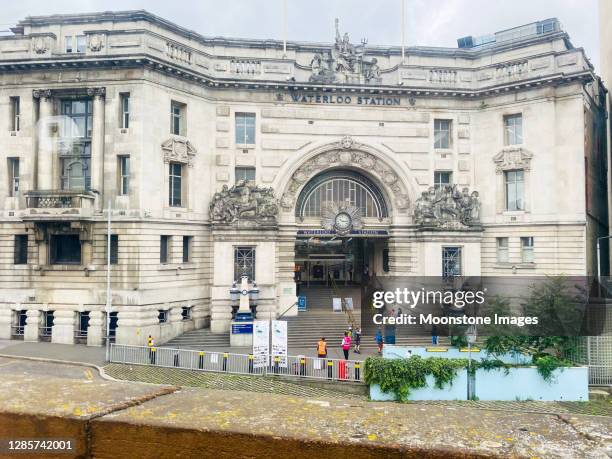 Waterloo Clock Platform Waterloo Clock Photos and Premium High Res Pictures - Getty Images