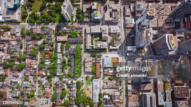 vista aérea del paisaje urbano - toronto fotografías e imágenes de stock