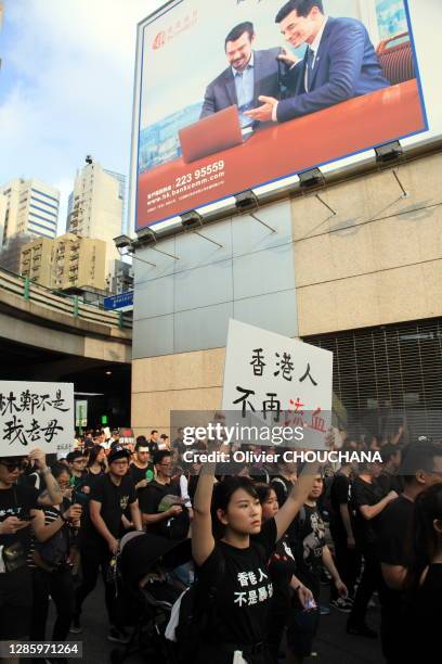 Plus de 2 millions de personnes ont défilé dans les rues du centre ville de Causeway Bay à Admiralty pour protester contre la loi d'extradition vers...