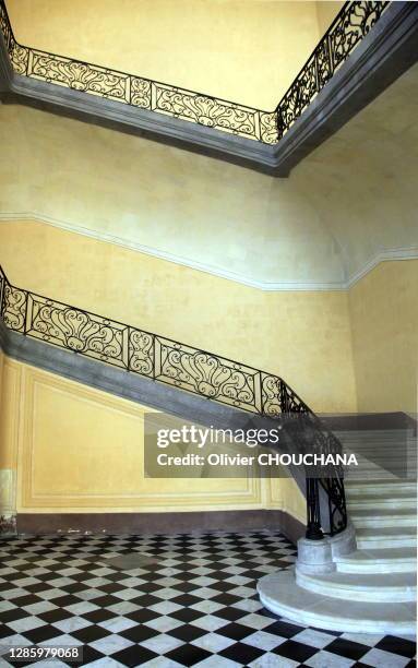 Escalier d'époque dans l'Hotel Dieu, ancien hopital réhabilité en hotel de luxe le 13 mars 2018, Marseille, France.