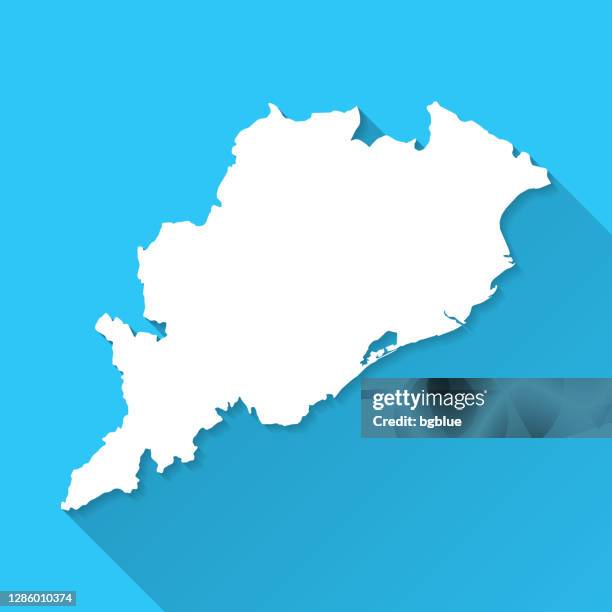 odisha karte mit langem schatten auf blauem hintergrund - flat design - odisha stock-grafiken, -clipart, -cartoons und -symbole