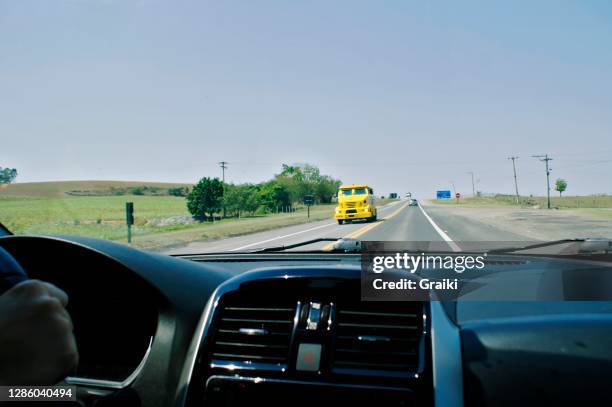 passenger point of view on a road in rural brazil. - perspetiva do passageiro imagens e fotografias de stock