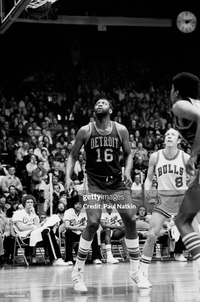 Bob Lanier of the Detroit Pistons in the 1973-1974 season at the Chicago Stadium in Chicago, Il.