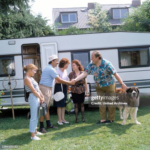 Peter Timm / Ossis treffen Wessis. Familie Struutz beim Verwandtenbesuch in Regensburg. / Udo Struutz mit Frau Rita und Tochter Jacqueline werden im...