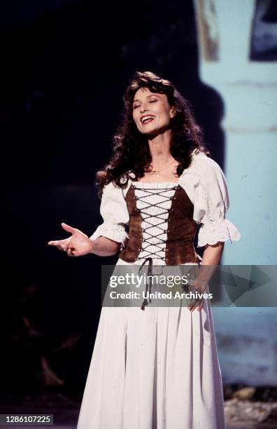 Maria Mathis Singer 465 Maria Mathis Stock Photos, High-Res Pictures, and Images - Getty Images