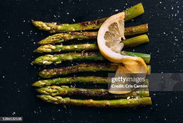 grilled green asparagus - asparagus stock pictures, royalty-free photos & images