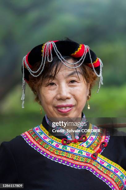 Agricultrice en habit traditionnel, 15 juillet 2018, Région de Xiapu, Province de Fujiang, Chine du sud.