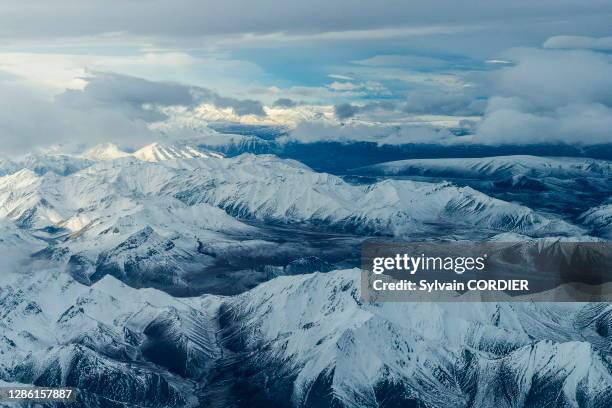 Vue aérienne de la chaine de montagne Brooks, 21 septembre 2016, Alaska, Etats-Unis.