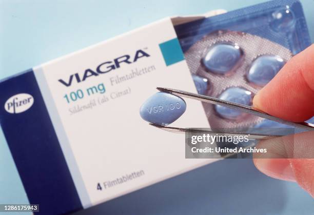 Der Boom um die Modedroge VIAGRA machte ein Tabu sichtbar: Das Leiden an der Männlichkeit und die Angst um die sexuelle Potenz. Doch die...