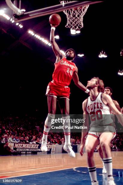 American basketball player Clifford Ray playing for the Chicago Bulls vs. The Milwaukee Bucks in the NBA Playoffs at Milwaukee Arena, Milwaukee,...