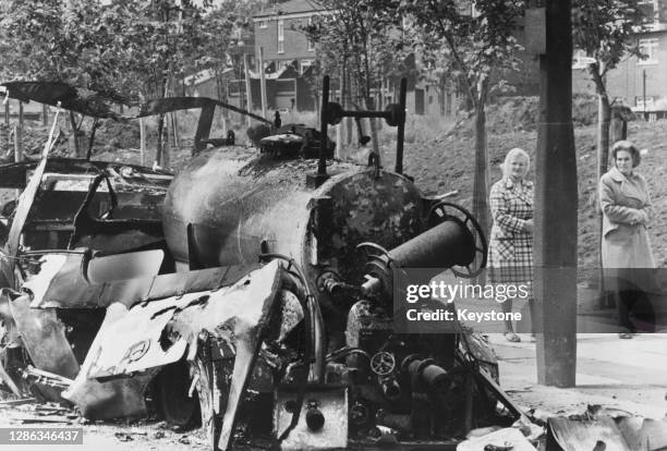 Toxteth Riots Reporter Toxteth Riots Photos and Premium High Res Pictures - Getty Images