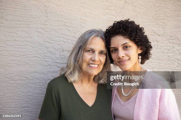 portrait of a young hispanic puerto rican woman in orlando - puerto rican people stock pictures, royalty-free photos & images
