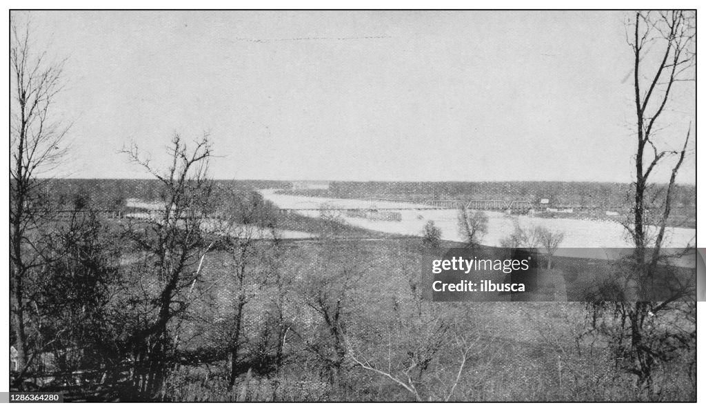 Antique black and white photo of the United States: Illinois River, Griggsville
