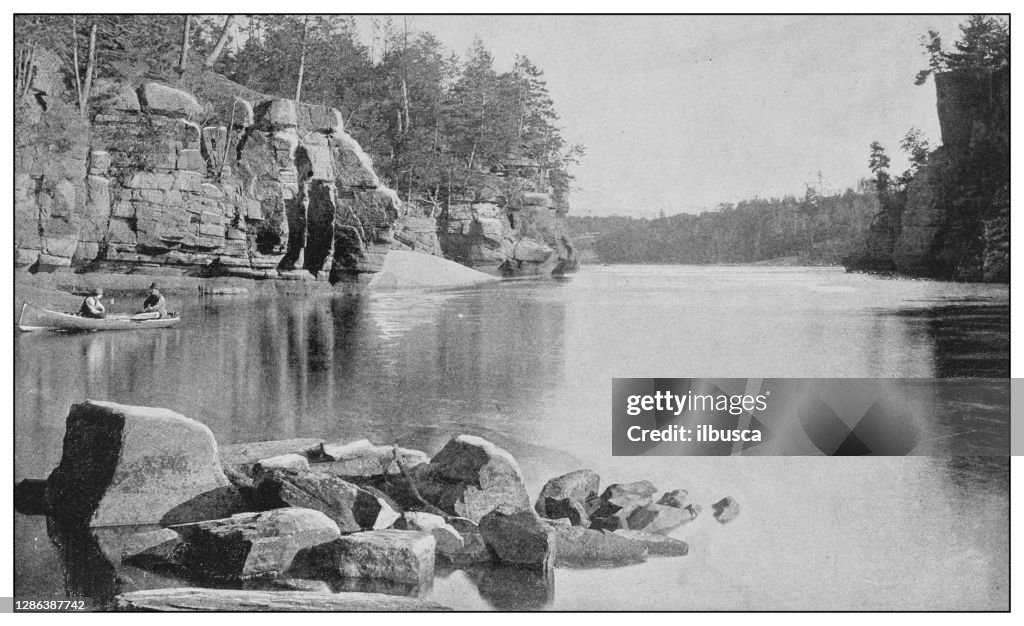 Antique black and white photo of the United States: Mirrored Rocks, Dells of the Wisconsin