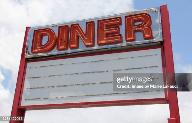 diner sign - diner at the highway stock pictures, royalty-free photos & images