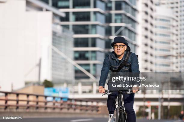 Man Running To Rides Asian Man Running City Photos and Premium High Res Pictures - Getty Images