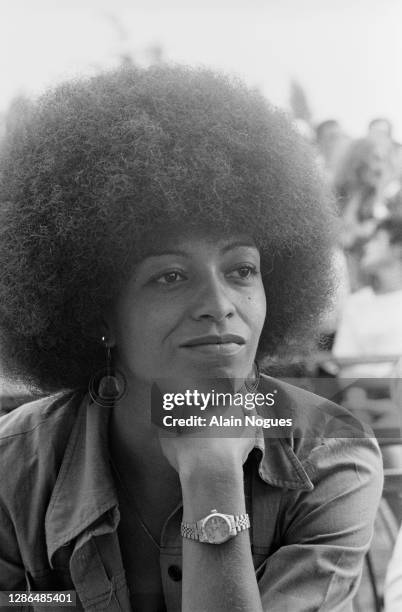 Angela Davis à la Fête de l'Humanité en septembre 1973 à La Courneuve, France.