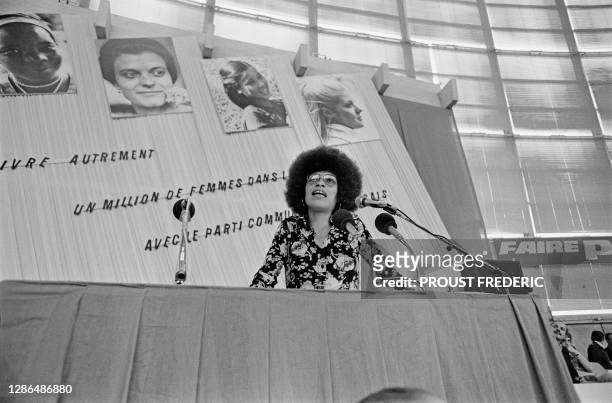 Discours de la militante américaine Angela Davis au rendez-vous des femmes du parti communiste français à Saint-Ouen près de Paris.