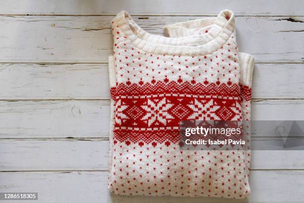 christmas sweater - christmas sweater stock pictures, royalty-free photos & images