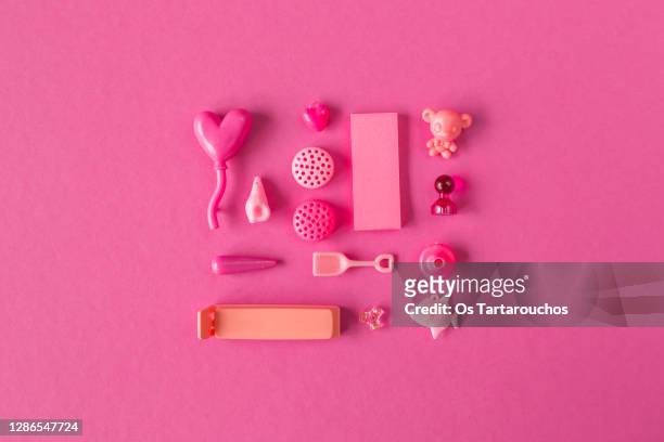 flat lay pink tiny items knolling - arranging products stock pictures, royalty-free photos & images