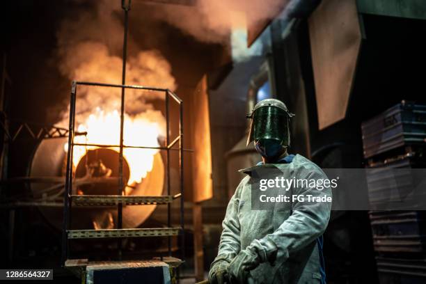 metal industry work - steel furnace - foundry worker stock pictures, royalty-free photos & images