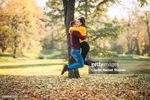 203 Dog Jumping In Leaves Stock Photos High Res Pictures And Images 203-dog-jumping-in-leaves-stock-photos-high-res-pictures-and-images
