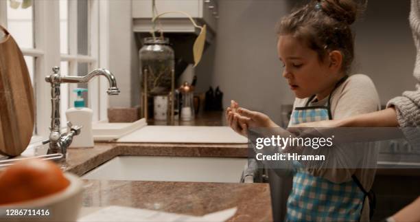 mom will take care of it - wound stock pictures, royalty-free photos & images