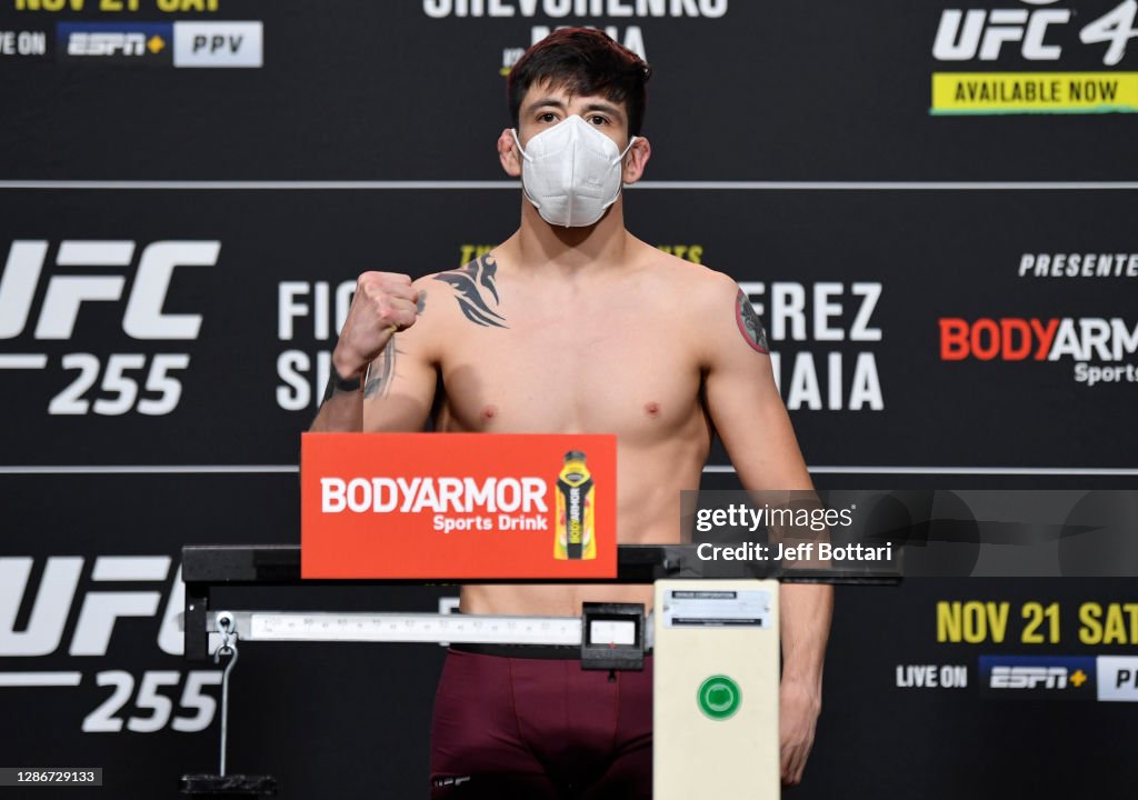 Brandon Moreno of Mexico poses on the scale during the UFC 255... News ...