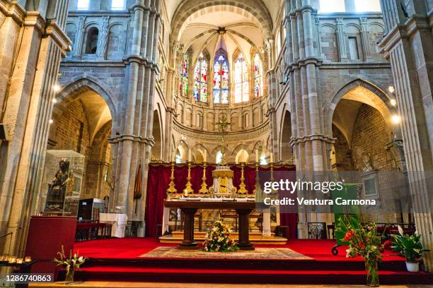 altar of notre-dame in beaune, france - church altar stock pictures, royalty-free photos & images