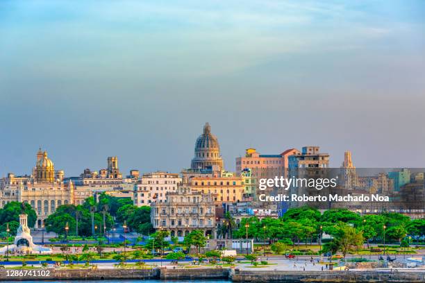 urban skyline havana city, cuba - カピトリオ ストックフォトと画像