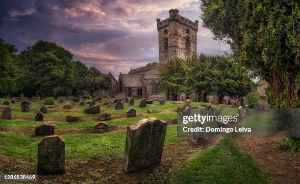 culross abbey, fife, scotland - ruine stock-fotos und bilder