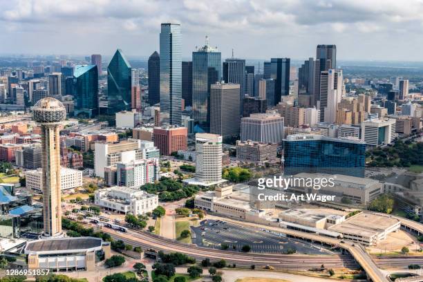 modern dallas skyline - texas stock pictures, royalty-free photos & images